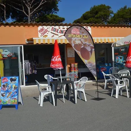 Camping De Plage**** キャンプ場 サン・エギュルフ
